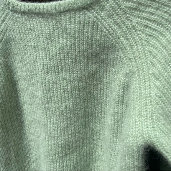 NWOT 🦙 Baby Alpaca Pacas Chic Minimalist Seafoam Mint Crew Neck Sweater L - Picture 7 of 12